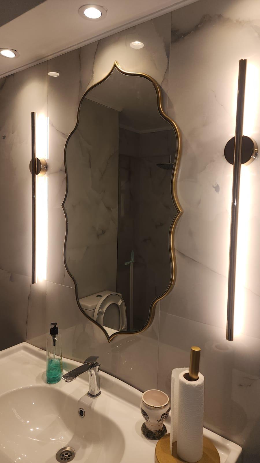 Riva Çiçek Formlu Asimetrik ve Düzensiz Ev Duvar Aynası